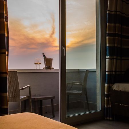 Hotel Giulia Λίντο ντι Καμαϊόρε Εξωτερικό φωτογραφία