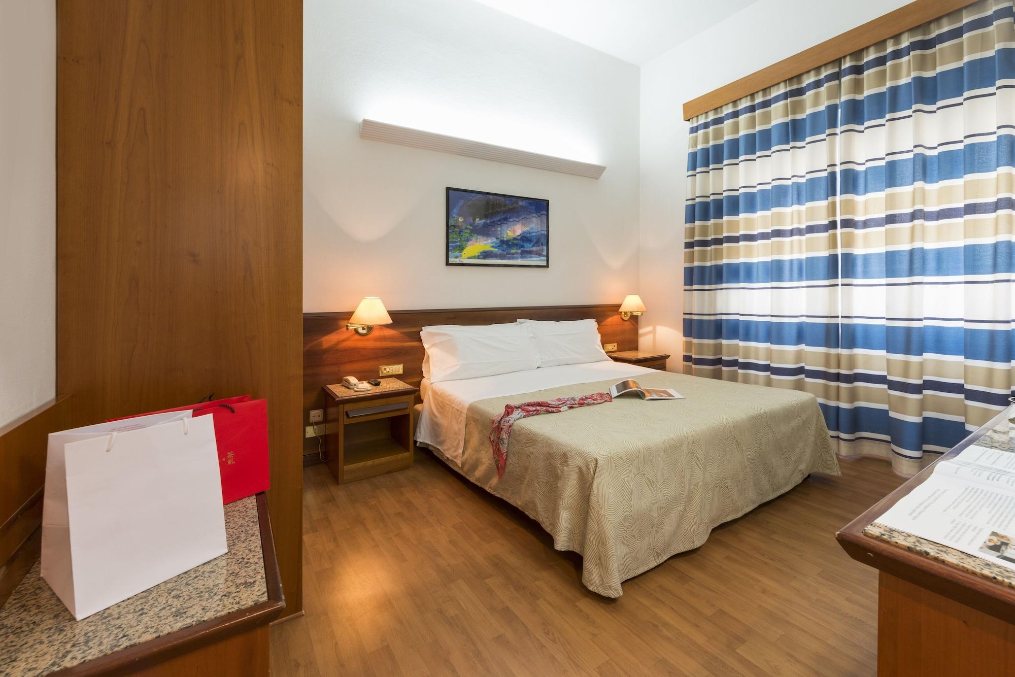 Hotel Giulia Λίντο ντι Καμαϊόρε Εξωτερικό φωτογραφία