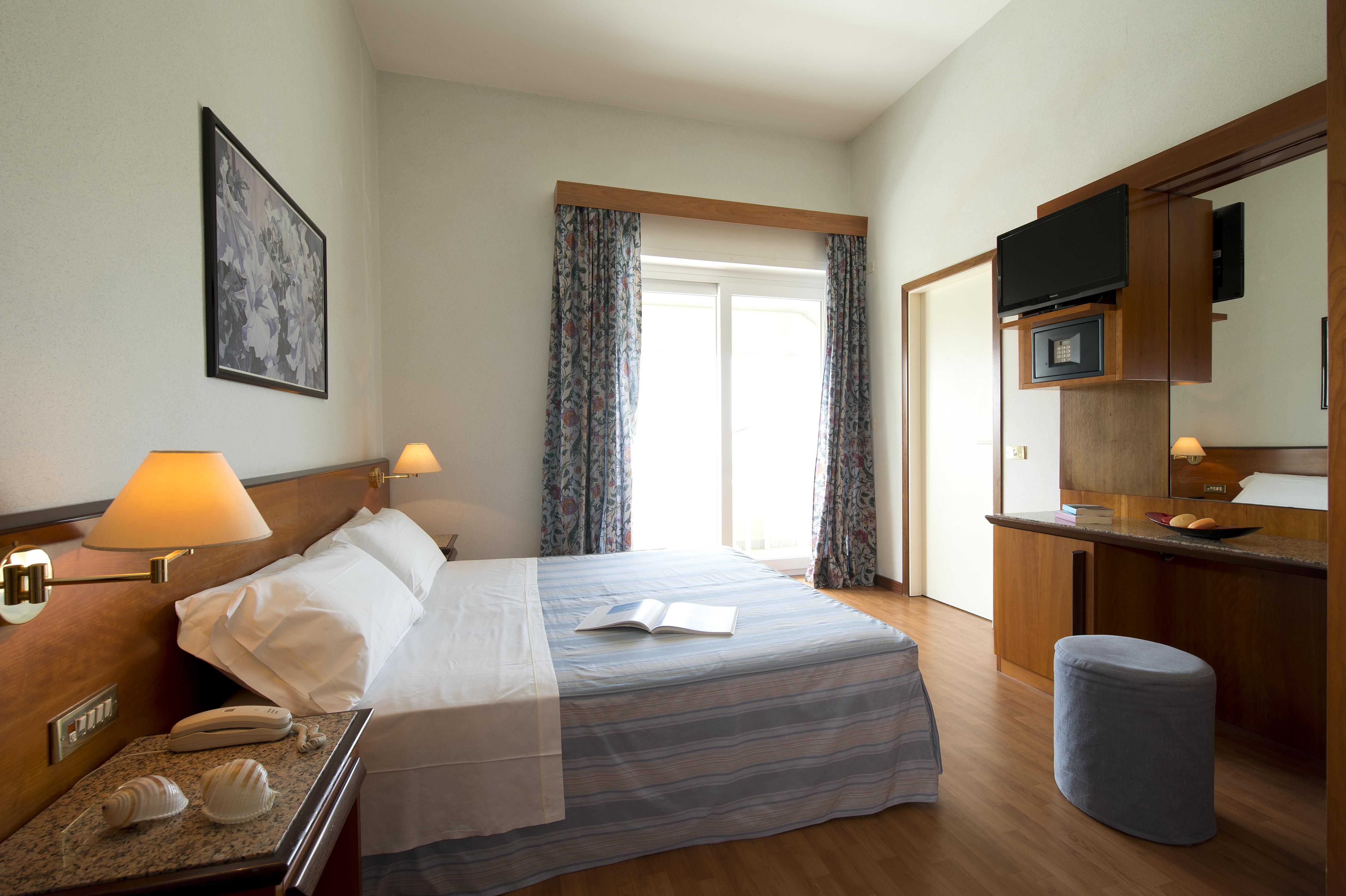 Hotel Giulia Λίντο ντι Καμαϊόρε Εξωτερικό φωτογραφία